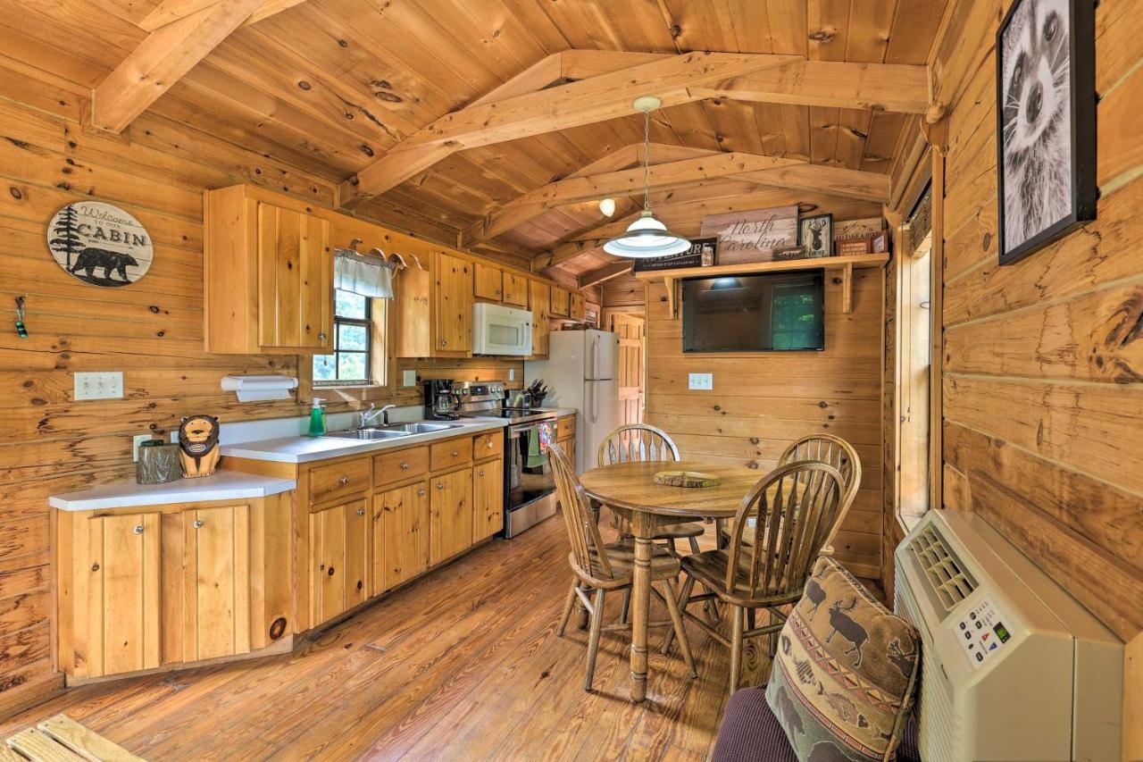 Quaint Log Cabin With Views Near West Jefferson Warrensville ภายนอก รูปภาพ
