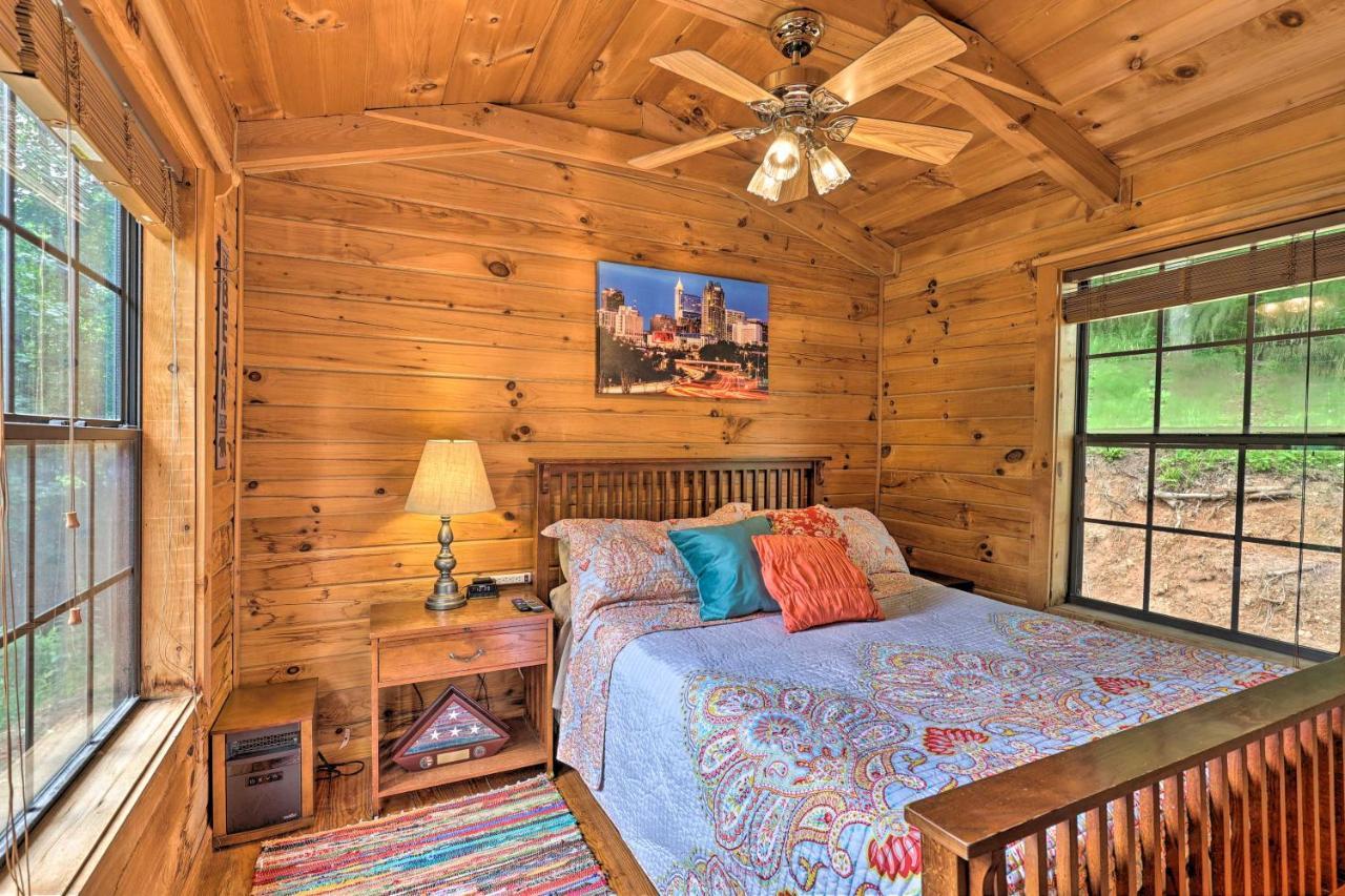 Quaint Log Cabin With Views Near West Jefferson Warrensville ภายนอก รูปภาพ