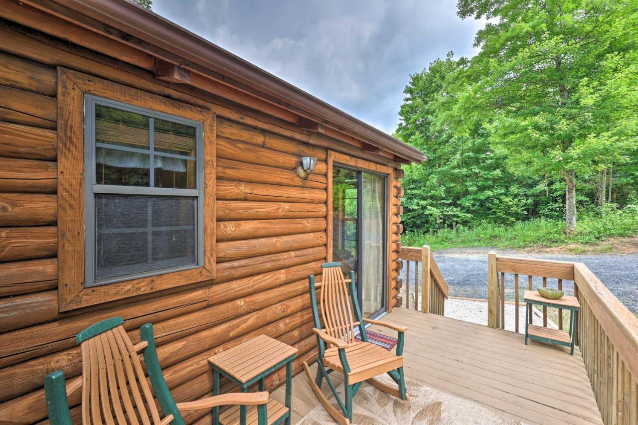 Quaint Log Cabin With Views Near West Jefferson Warrensville ภายนอก รูปภาพ